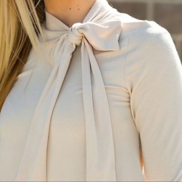 NWOT Red Lolly Cream Neck Tie Top Sz L - Picture 3 of 7